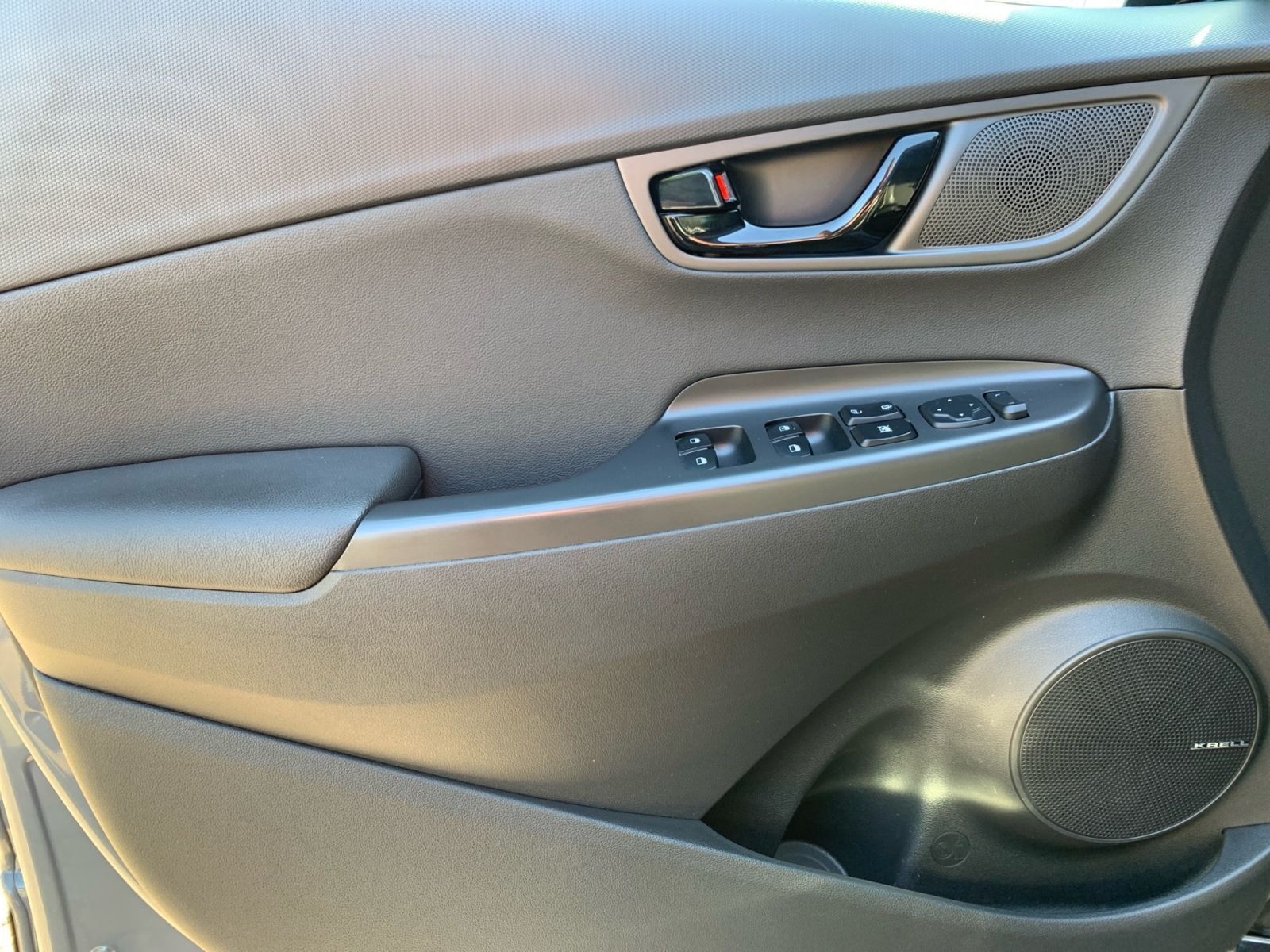 Fahrzeugabbildung Hyundai Kona 1.6 T-GDI Style 4WD Automatik Navi LED