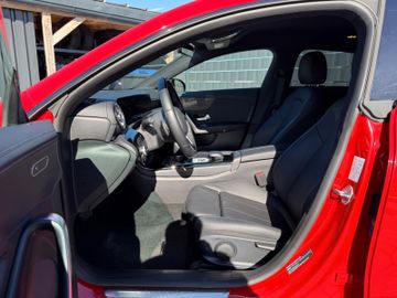 Mercedes CLA 180 Shooting Brake - 9
