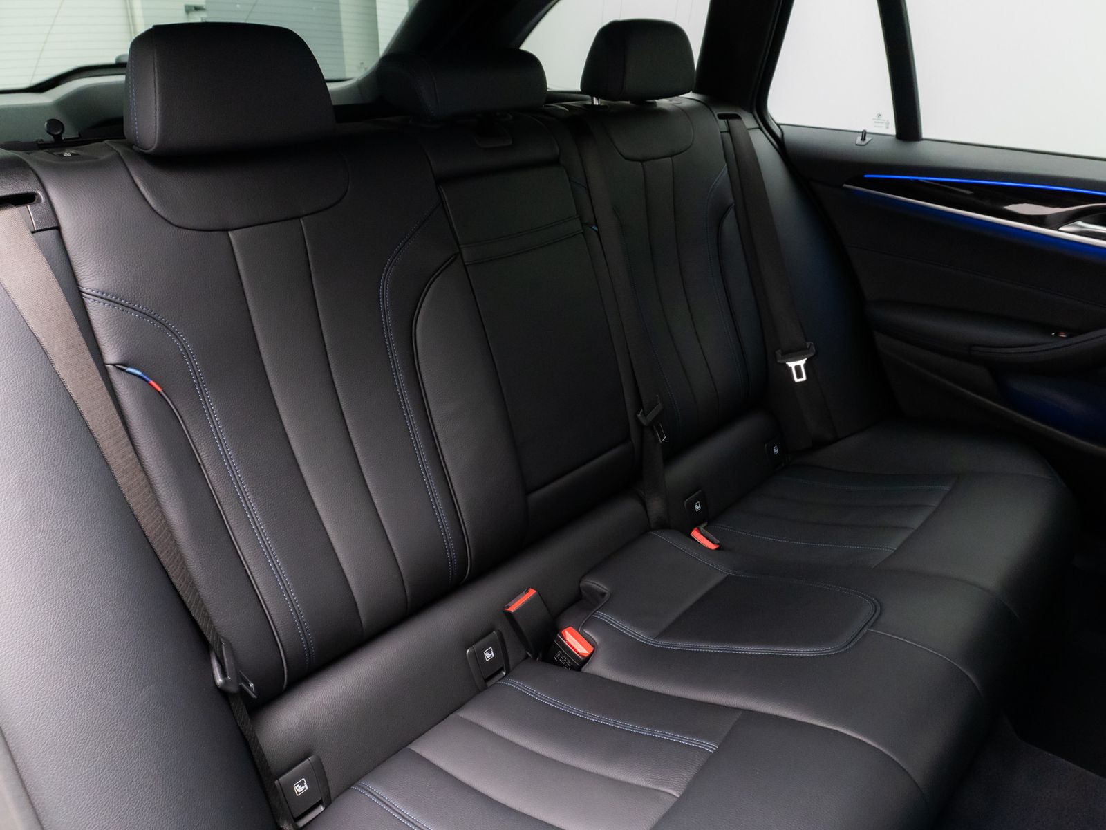 Fahrzeugabbildung BMW 540i xD M Sport Kamera DAB H/K Lenkrhzg Alarm