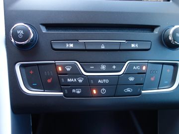 Bild 23 Ford Mondeo Turnier, Autom., LED, NAVi, SHZ, PDC v/h