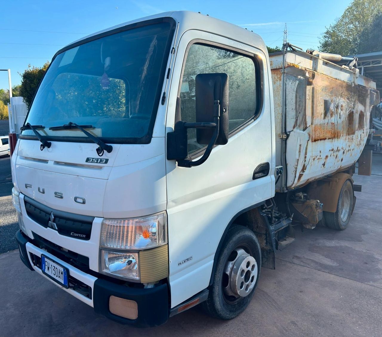 MITSUBISHI Canter