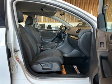 Volkswagen Golf VI Comfortline *1. Hand*Klima*Radio*USB*PDC