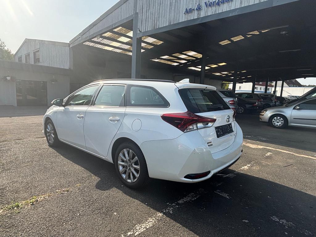 Toyota Auris Touring Sports