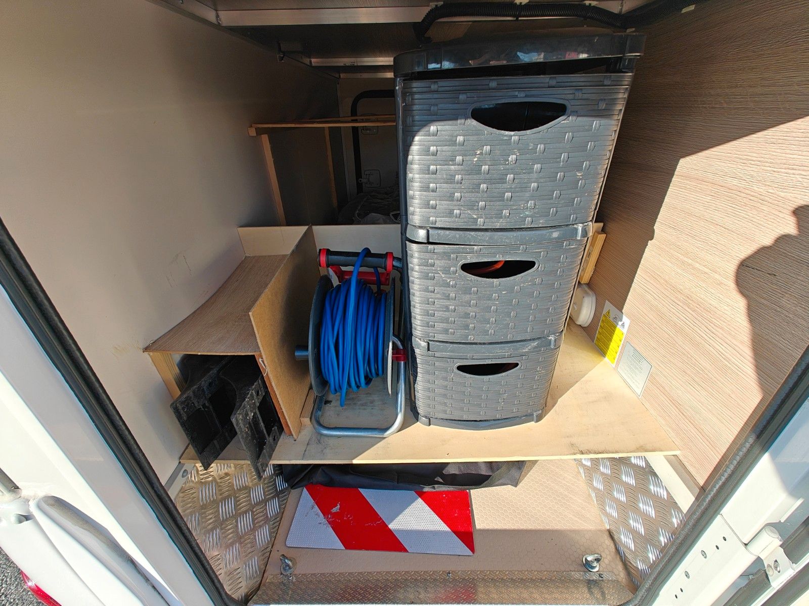 Fahrzeugabbildung XGO Dynamic 99 P + Hubbett, Solar, SAT, TV, Markise