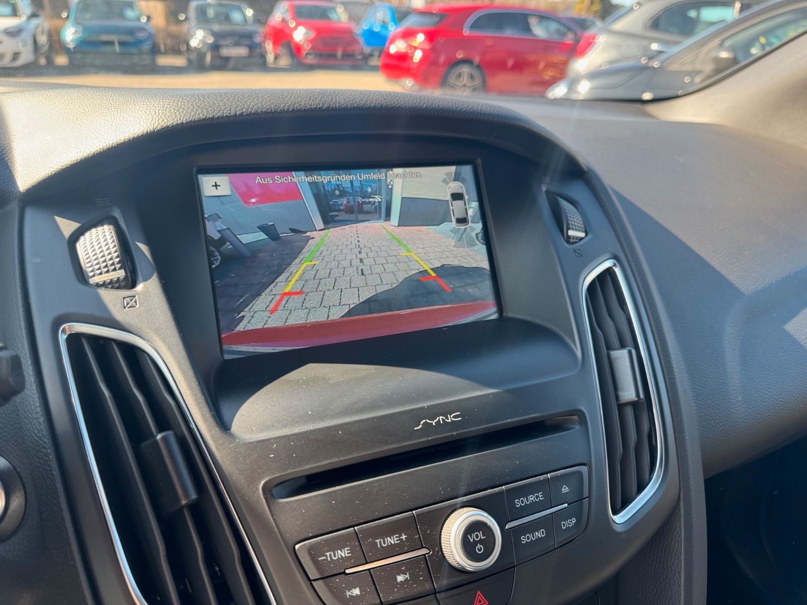 Fahrzeugabbildung Ford Focus Lim. ST-Line Kamera Tempomat Sitzheizung