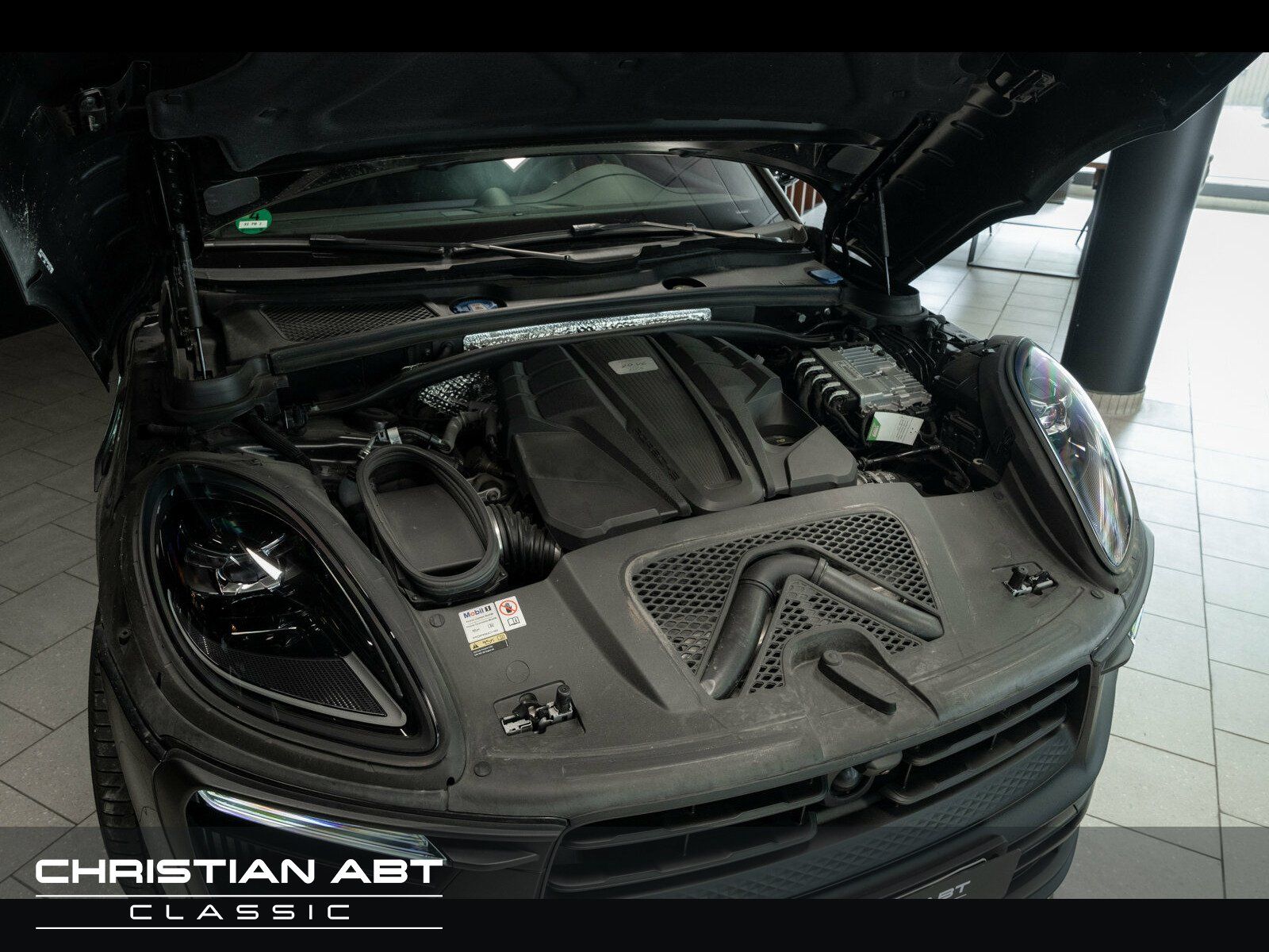 Fahrzeugabbildung Porsche Macan GTS Mopf * AHK * LED * Carbon * Pano *