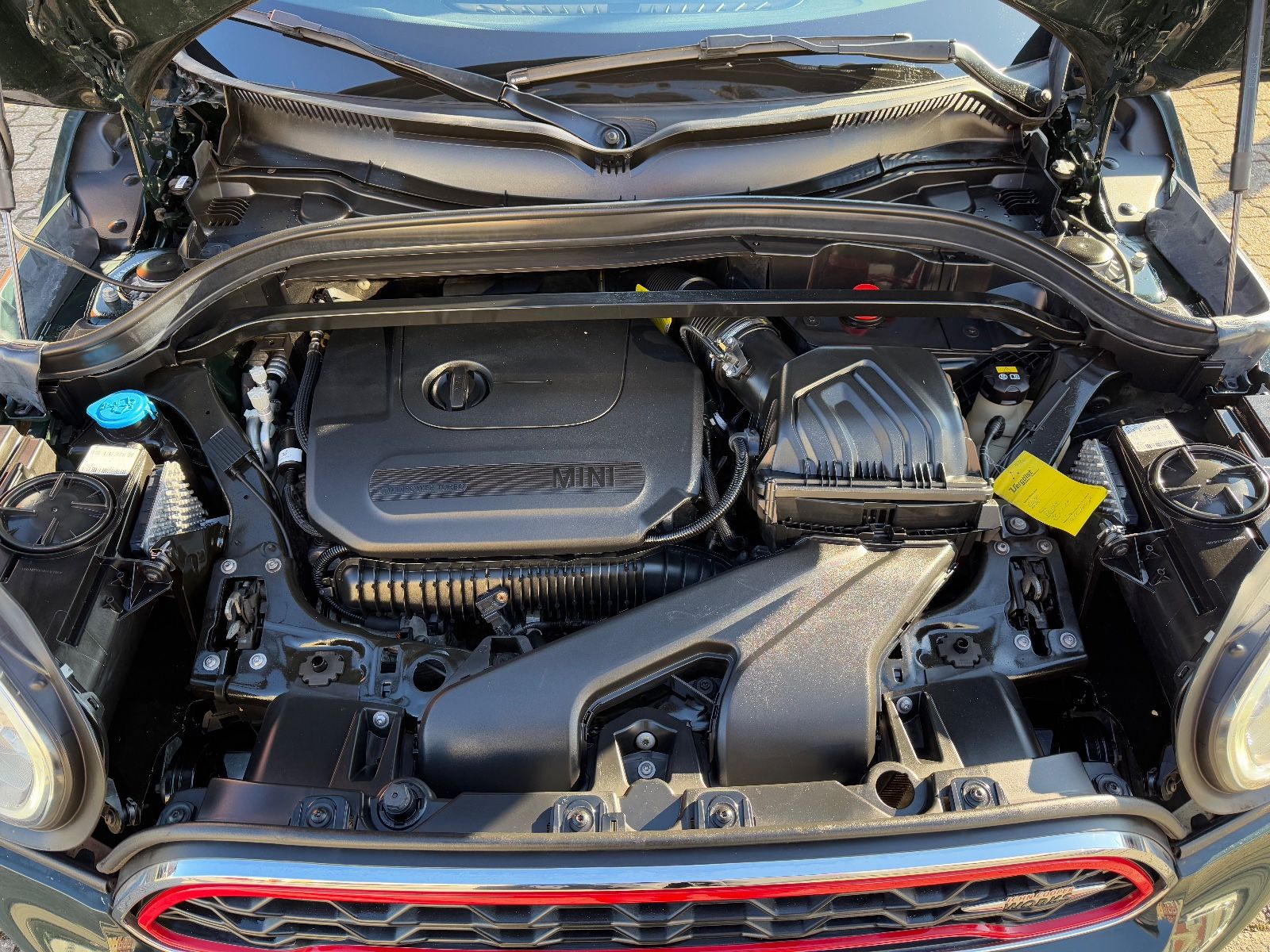 Fahrzeugabbildung MINI John Cooper Works Countryman HD UP PANO R. GREEN