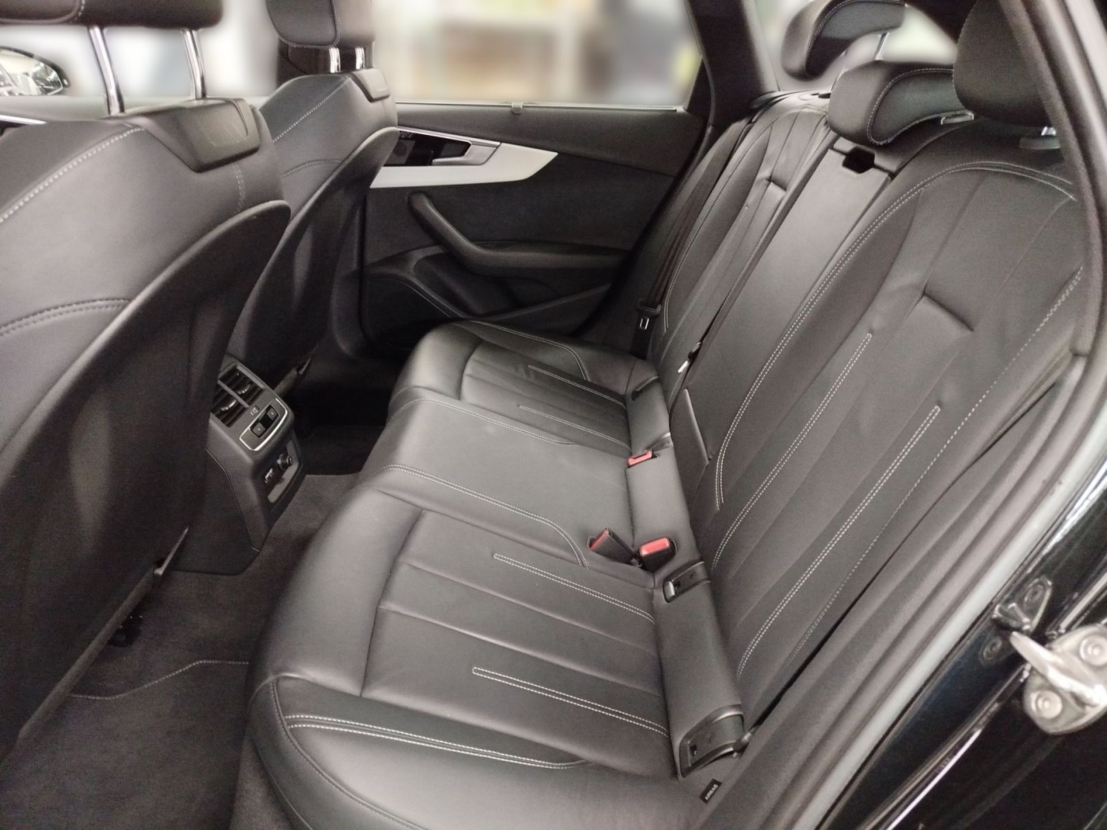 Audi A4 - Bild 10