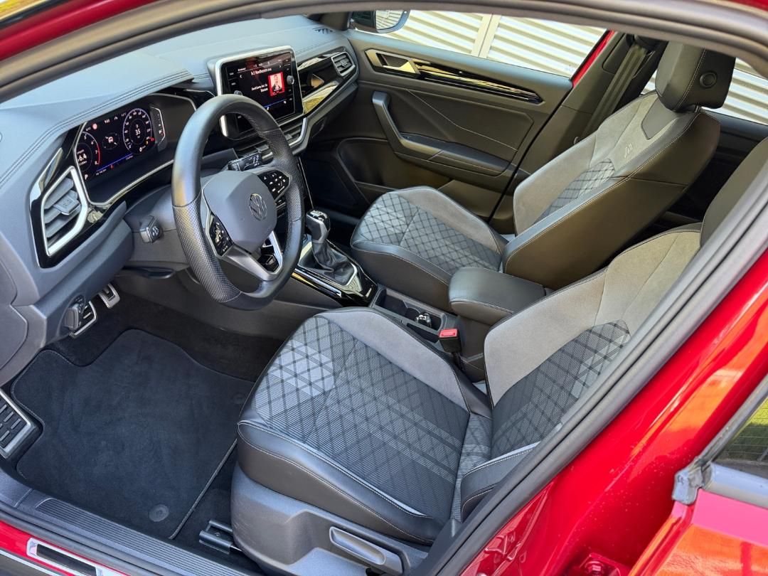 T-ROC 1,5 TSI DSG R-Line Matrix Navi AHK 19" Kam