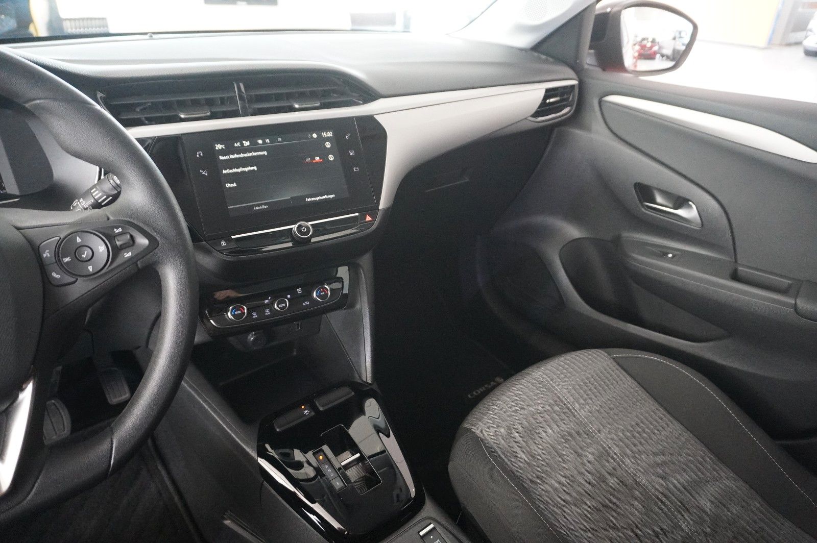 Fahrzeugabbildung Opel Corsa-e F EDITION 7KW NAVI/VIRT/DAB/TEMP/WÄRMEP