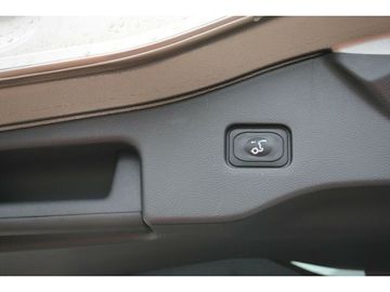 Fahrzeugabbildung Ford Mondeo 2.0 Titanium+KEYFREE+TEMP.+AHK+AUTOMATIK+