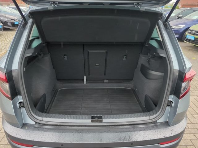 Fahrzeugabbildung SKODA Karoq 1.5 TSI DSG Clever AHK NAV FRONTSCHEIBENHZ