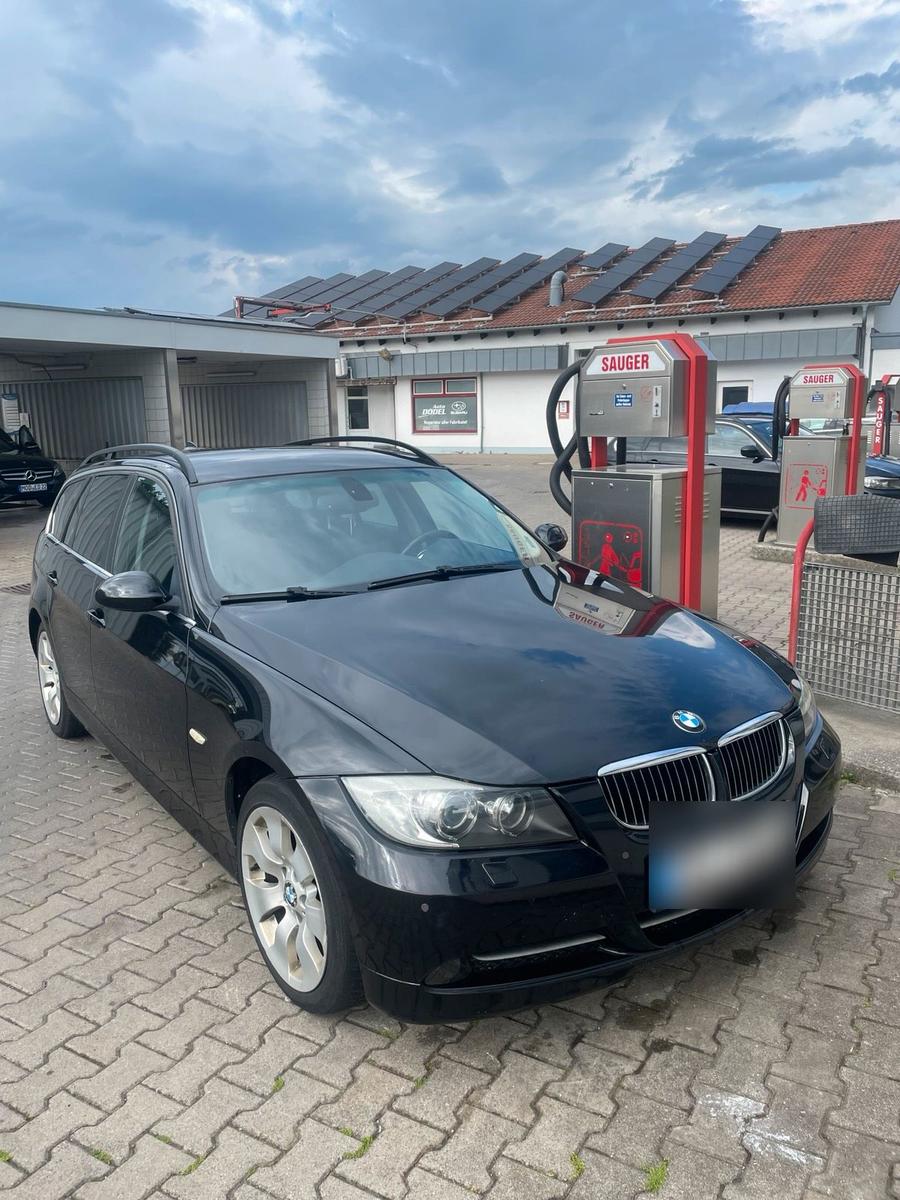 BMW 330, 2007