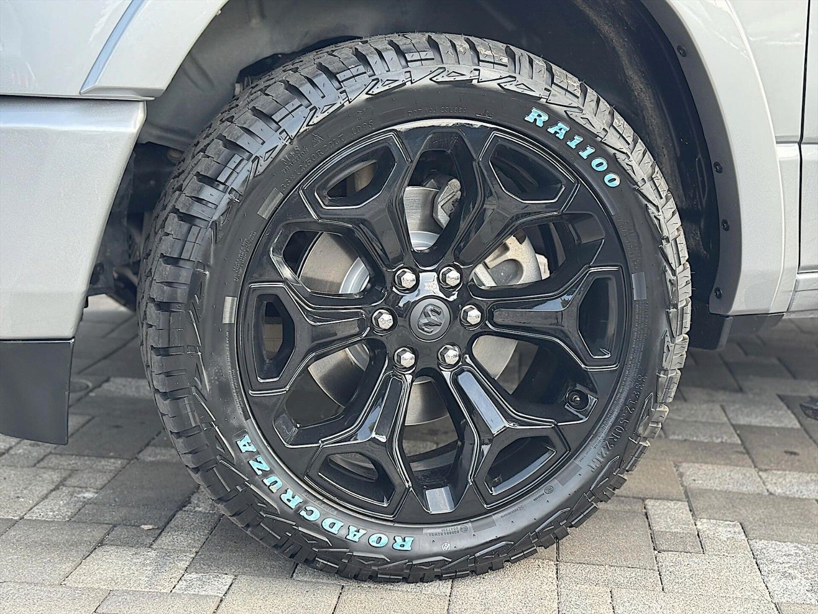 Fahrzeugabbildung Dodge RAM 5.7 V8 HEMI LIMITED 4x4 *Pano*360*Luft*ACC*