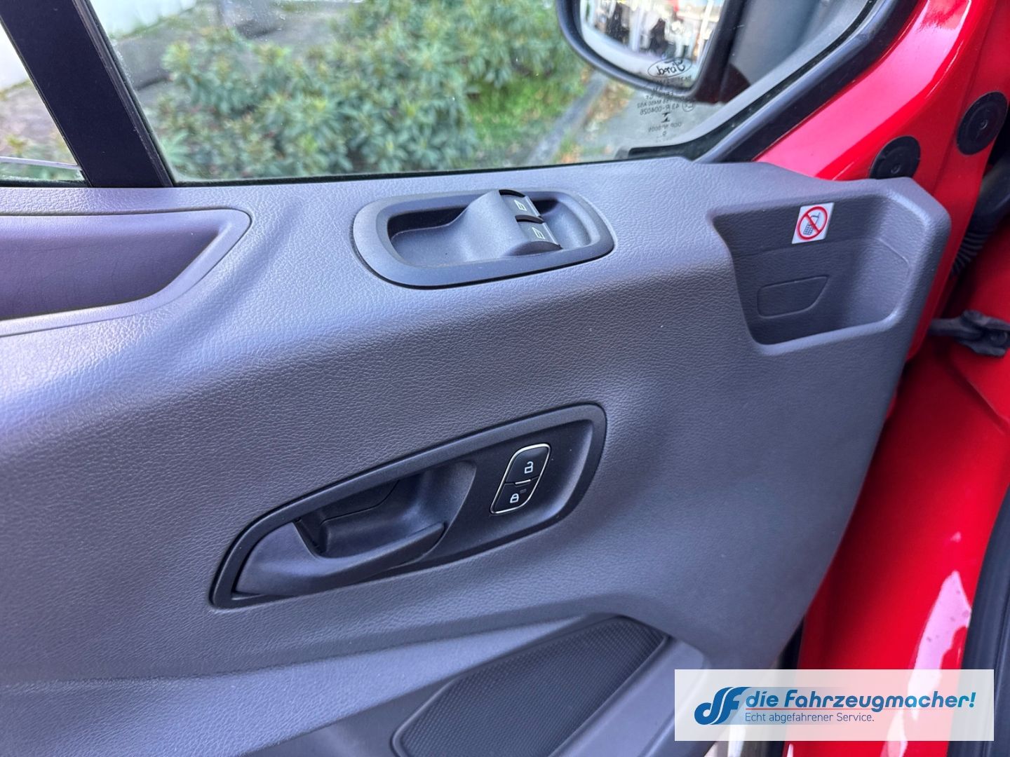 Fahrzeugabbildung Ford Transit Kombi 350 L3 Trend Behindertengerecht*74