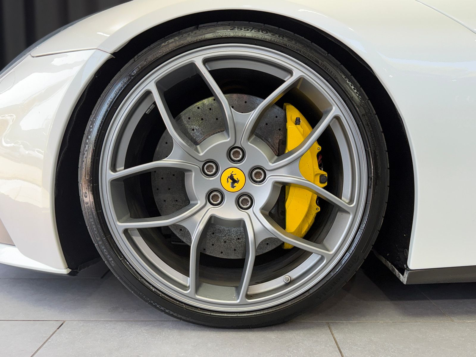 Fahrzeugabbildung Ferrari F12 Berlinetta|RACING-SEATS|NOVITEC-UMBAU|LIFT