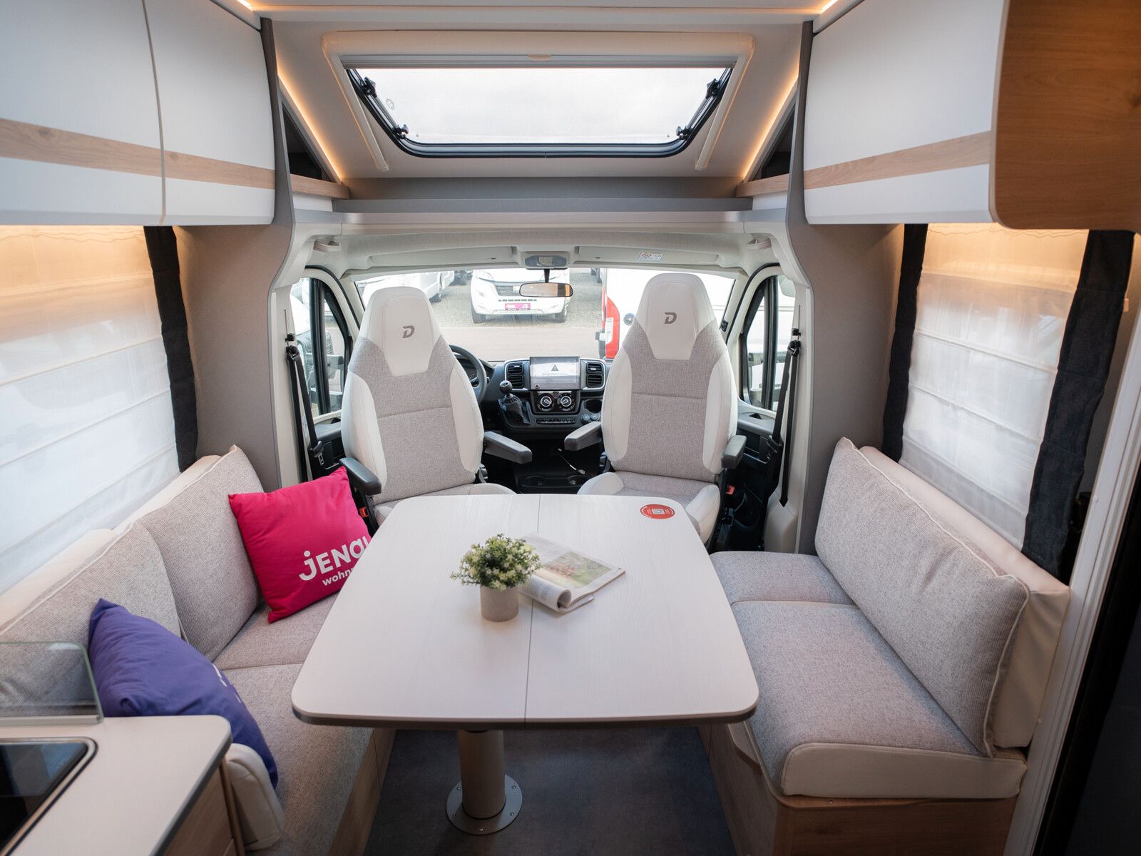 Fahrzeugabbildung Dethleffs Just Camp Active T 7052 DBL *AKTION*Hubbett*Navi