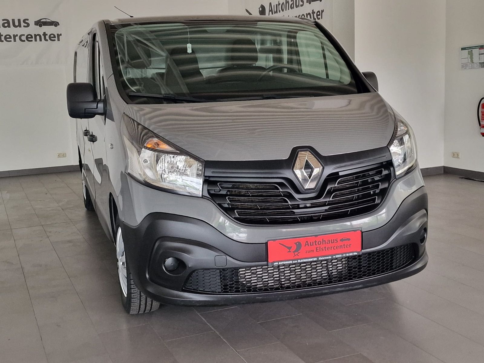 Renault Trafic - 1