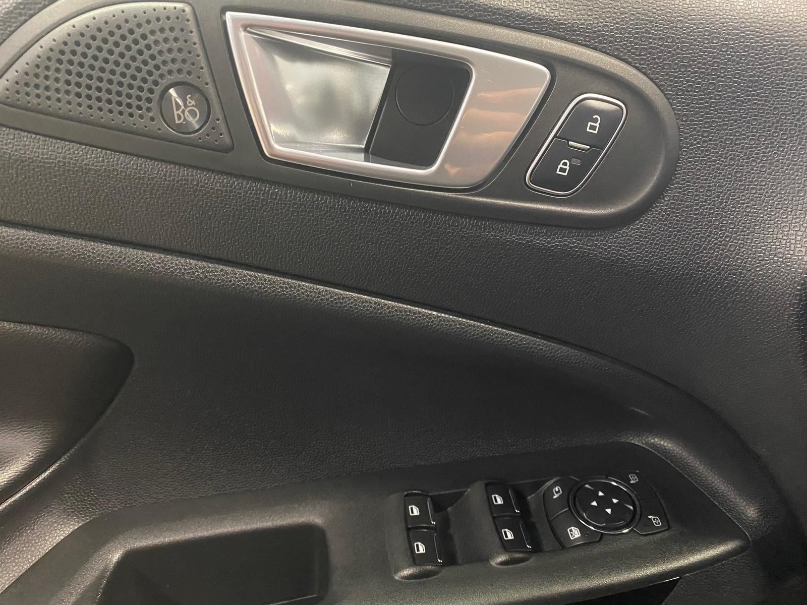 Fahrzeugabbildung Ford EcoSport 1.0 Titanium Automatik+AHK++NAVIGATION+