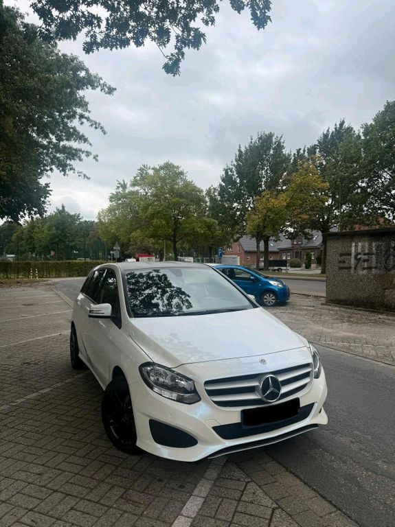 Image of Mercedes-Benz B 220