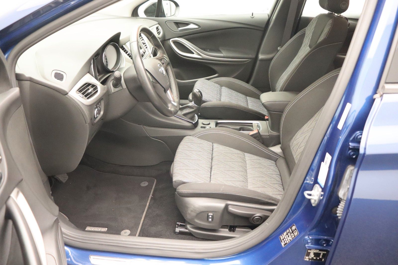 Fahrzeugabbildung Opel Astra K 1.5 Sports Tourer Opel 2020 NAVI LED AHK
