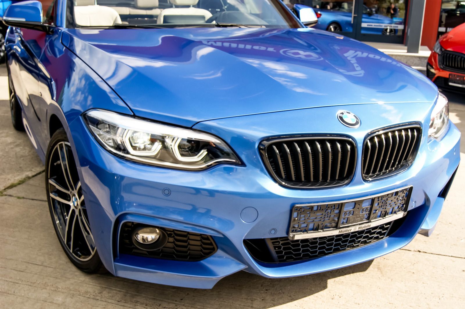 Fahrzeugabbildung BMW 220 d Cabrio M Sport Estoril NAVI LED KAMERA AHK