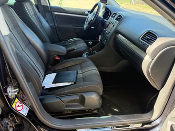 Volkswagen Golf - 6