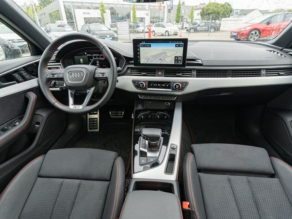 AUDI A4 2024
