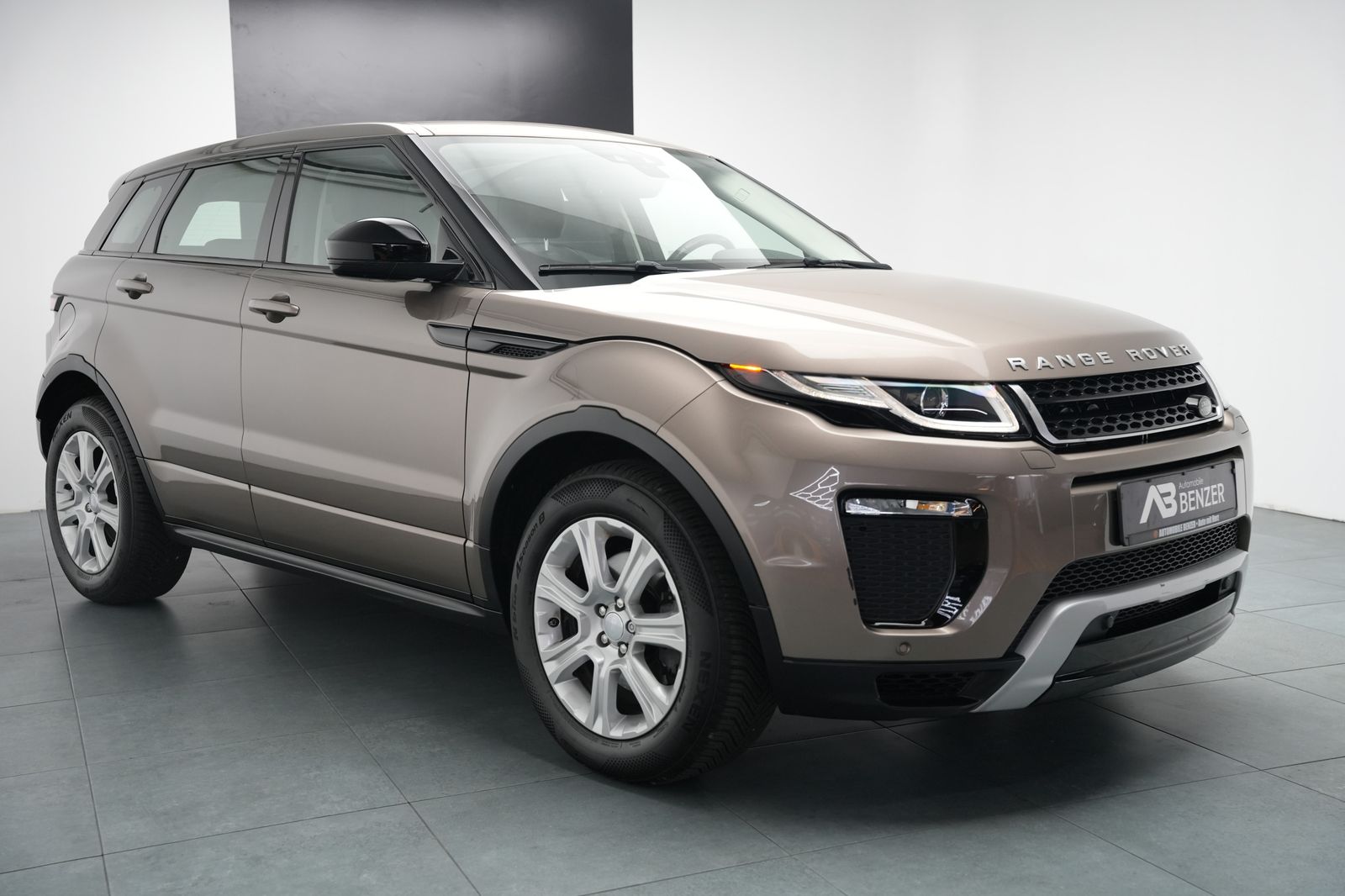 Fahrzeugabbildung Land Rover Range Rover Evoque SE Dynamic *Panorama*Kamera