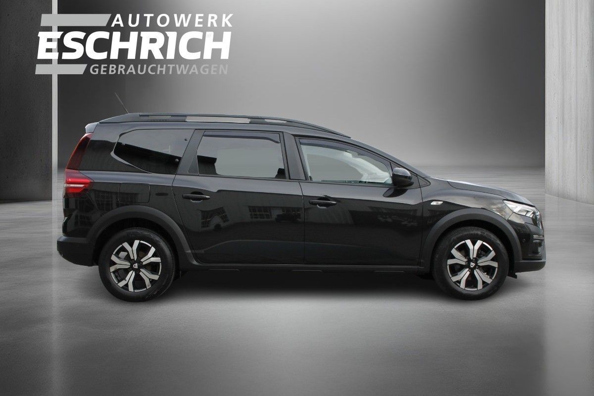 Fahrzeugabbildung Dacia Jogger Comfort TCe 110 7-Sitzer