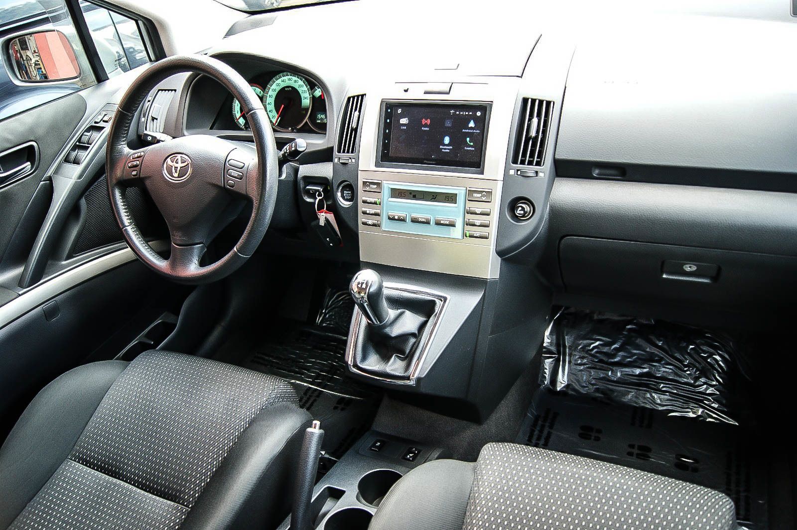 Fahrzeugabbildung Toyota Corolla Verso 1.8 Team 7-SITZER FAMILIENBESITZ