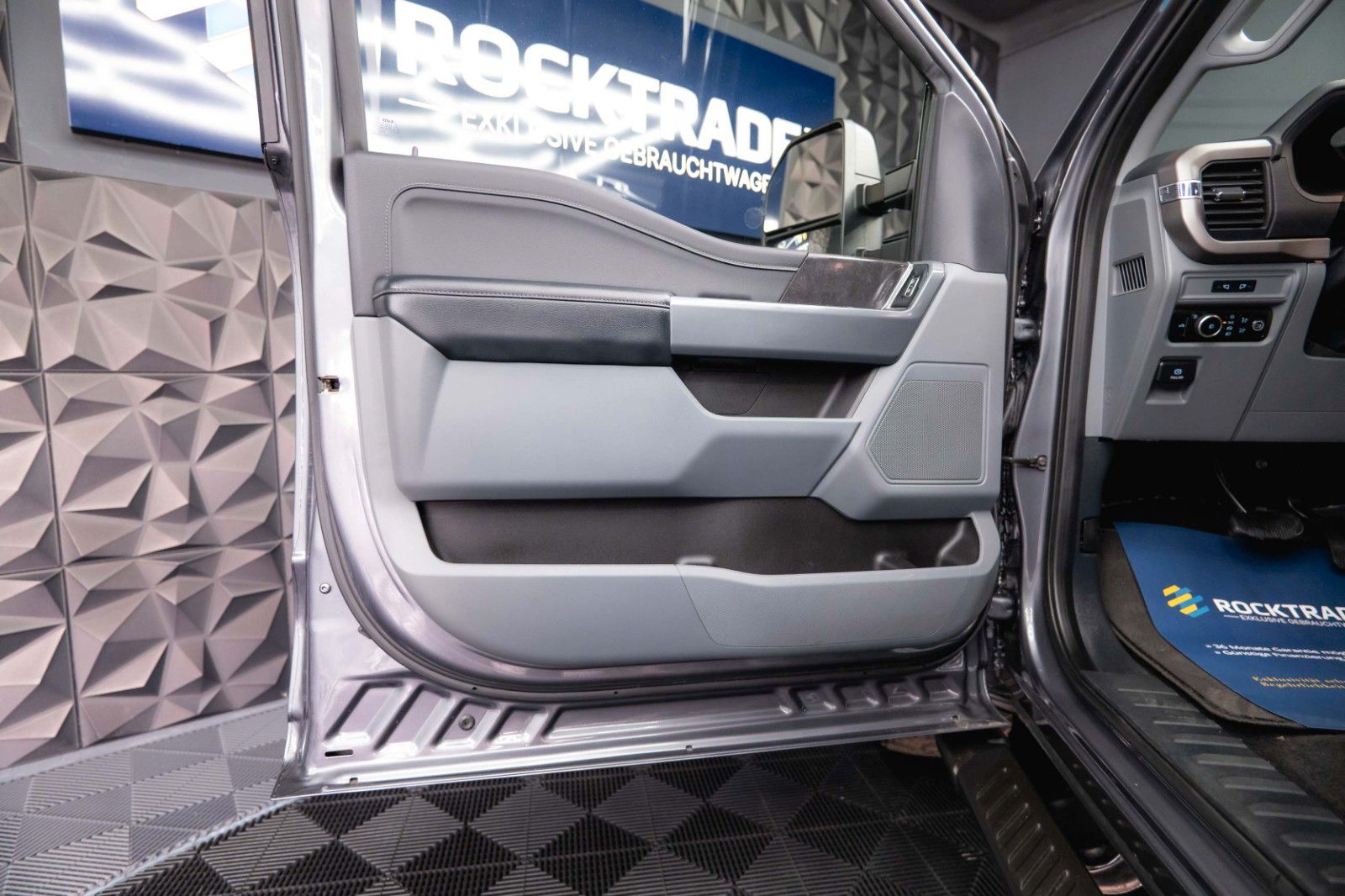 Fahrzeugabbildung Ford F150 5.0L V8 4x4 SuperCrew Longbed RAPTOR 19%