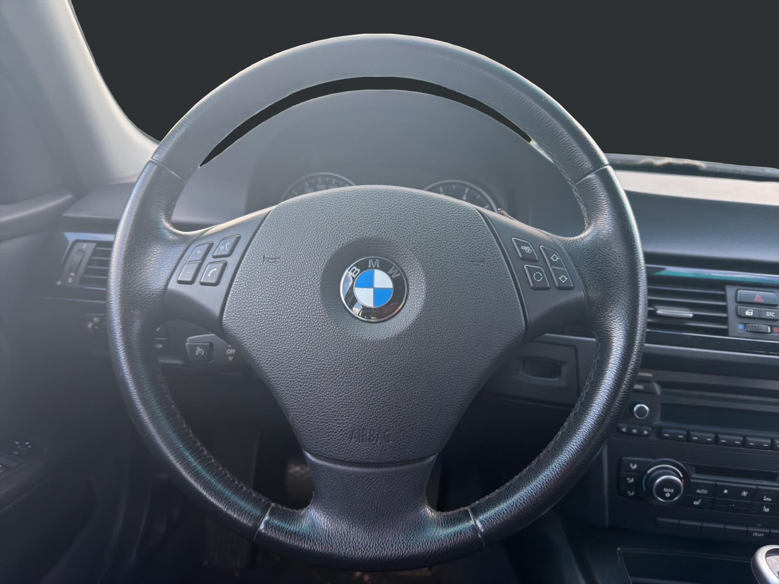 BMW 318 2010 — photo 15