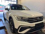Volkswagen Tiguan Allspace/LED/AHK/R-KAM/VIRTUAL/ACC/HUD/SH - gebrauchte VW Tiguan Allspace aus dem Jahr 2023