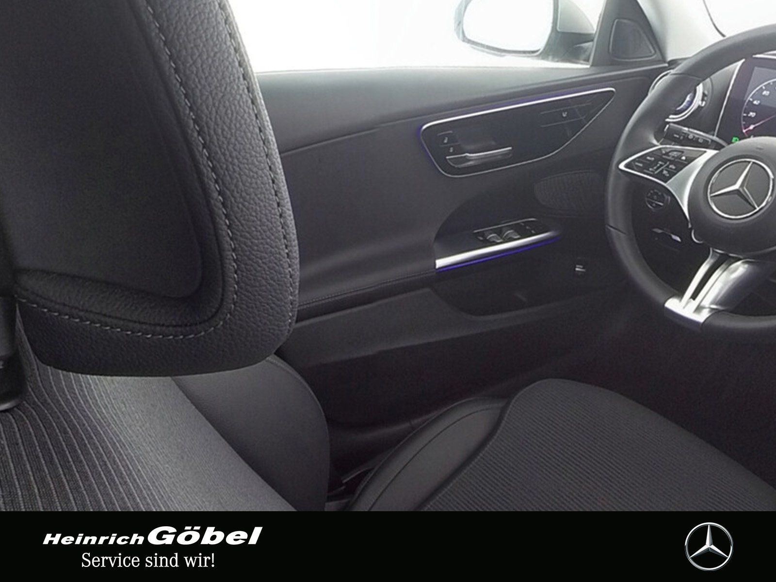 Fahrzeugabbildung Mercedes-Benz C 300 T AVANTGARDE+FAHRASSIST+AMBIENTE+LED+NAVI