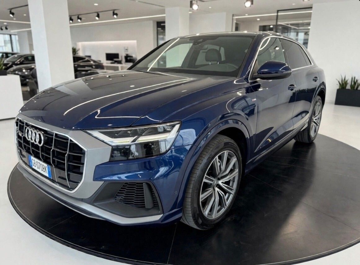 Audi Q8 50 TDI 231CV quattro S line imagem 2