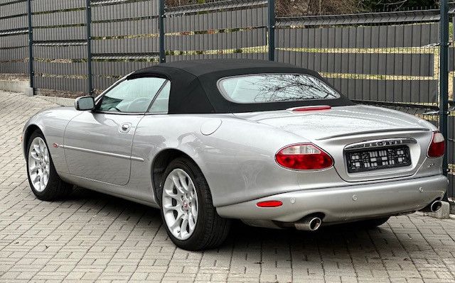 Jaguar XKR /XK8 S/C Cabriolet 4.0 2001