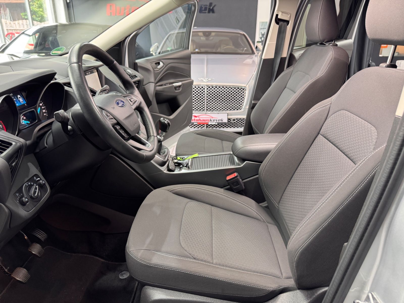 Fahrzeugabbildung Ford Kuga Cool & Connect|NAVI|1.HAND|