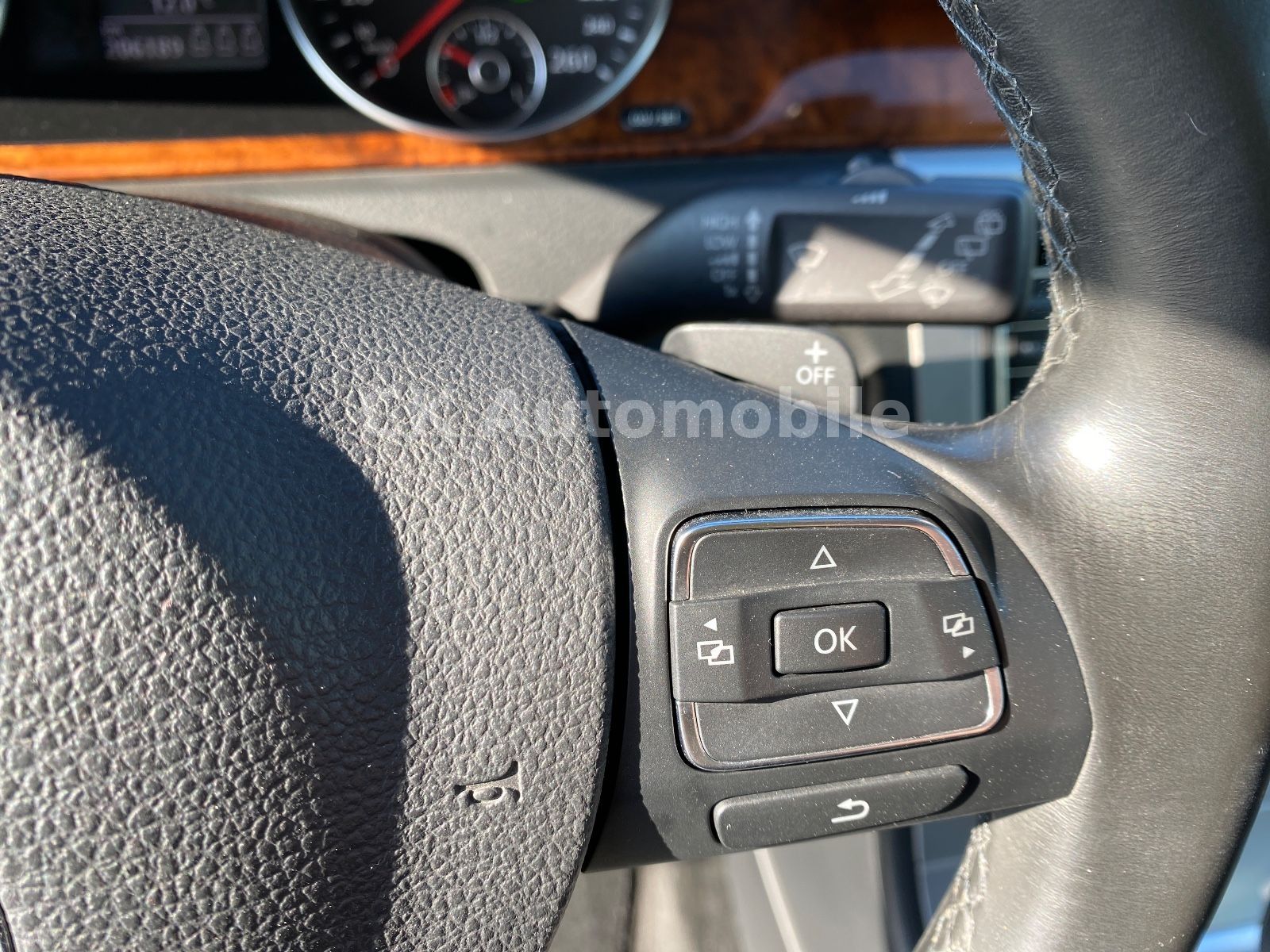 Fahrzeugabbildung Volkswagen Passat Variant Comfortline BM/DSG/Navi/Bi-Xenon