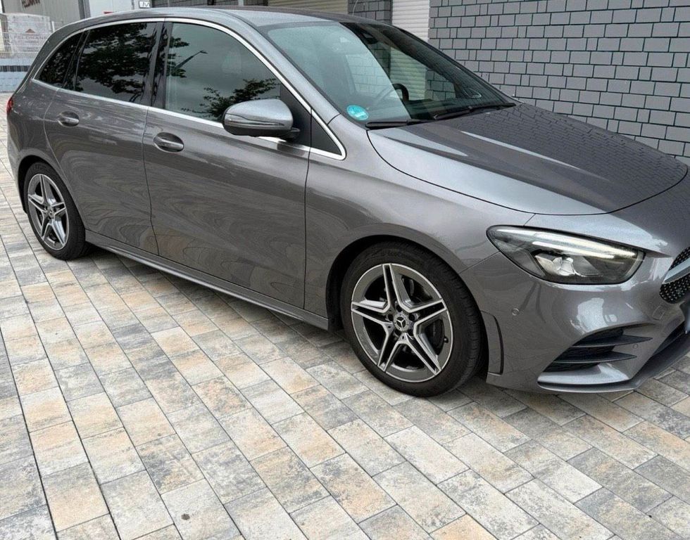 Image of Mercedes-Benz B 220