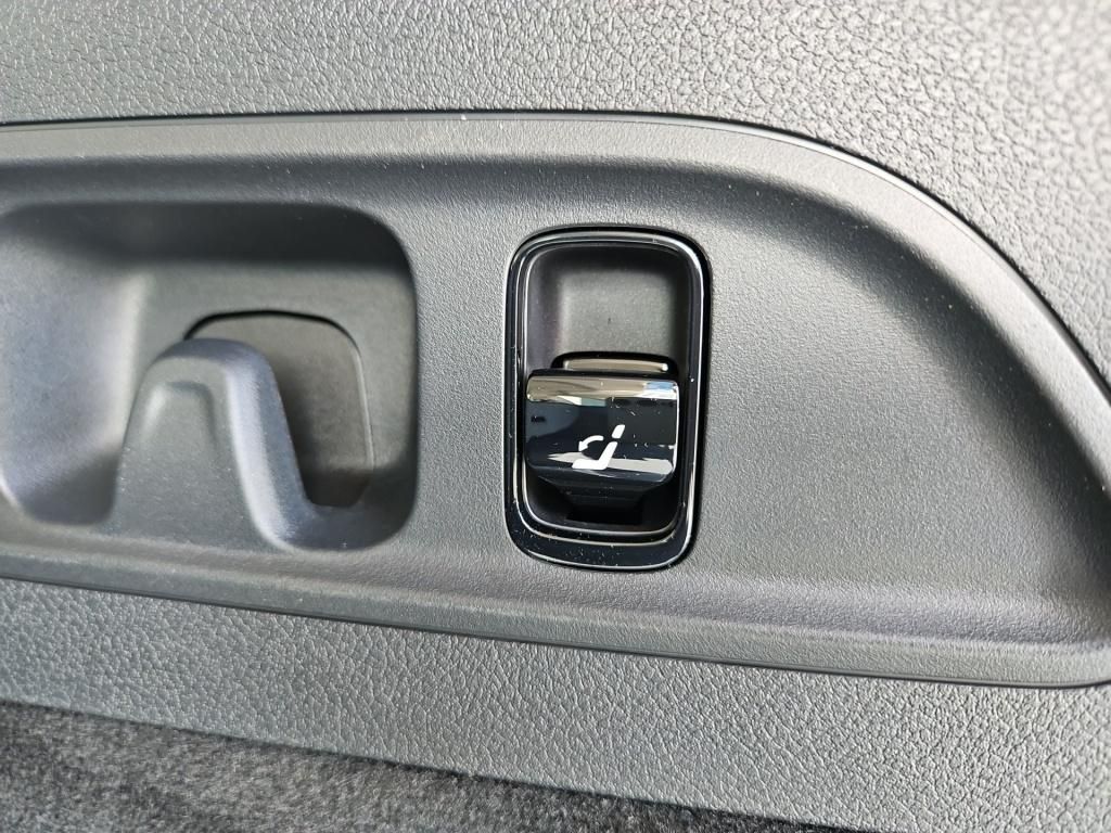 Fahrzeugabbildung Mercedes-Benz E 220 d 4M T-Modell +EDITION-AVANTGARDE+AHK+DIGI