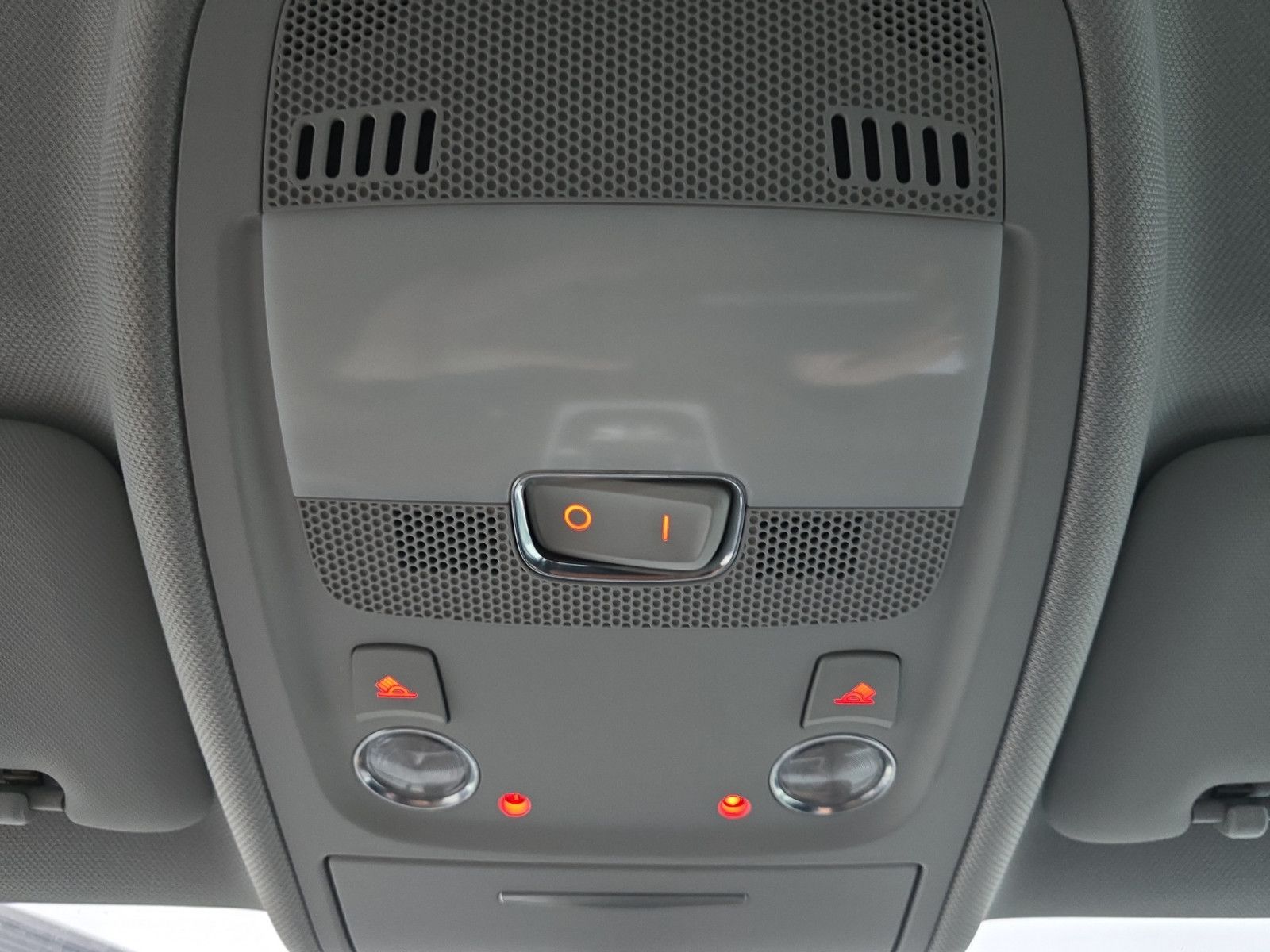 Fahrzeugabbildung Audi A4 Avant Ambiente+AHK+NAVi+TEMPOMAT+Elektr. Heck