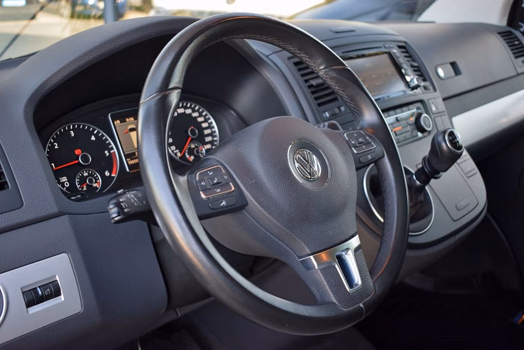 VOLKSWAGEN T5 MULTIVAN
