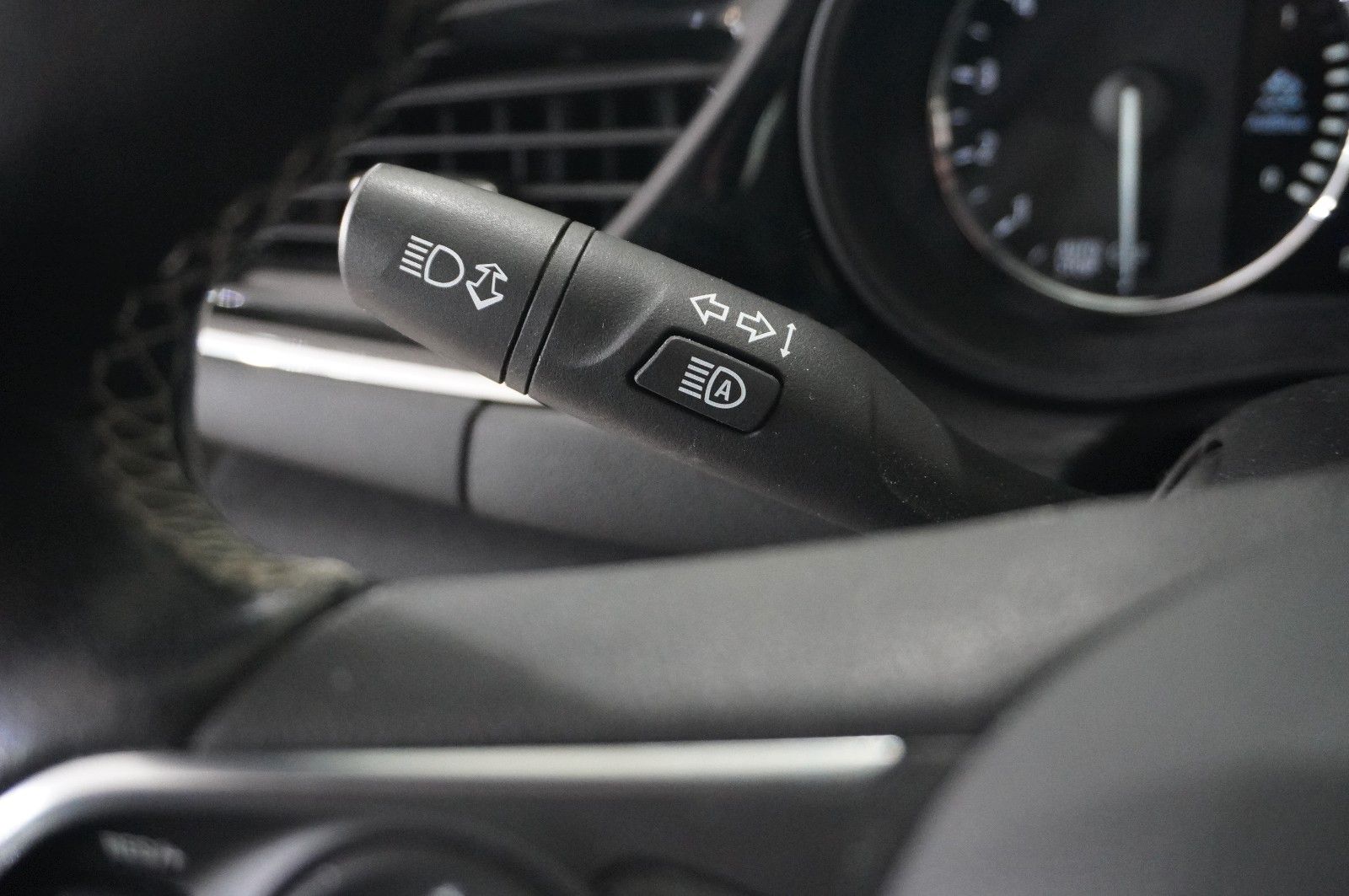 Fahrzeugabbildung Opel Insignia B ST 2.0D ELEGANCE NAVI/LED/KAMERA/AHK