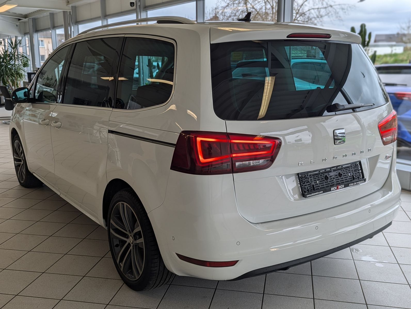 Fahrzeugabbildung SEAT Alhambra 1.4 TSI FR 7-Sitze ACC Bi-Xen Cam AHK