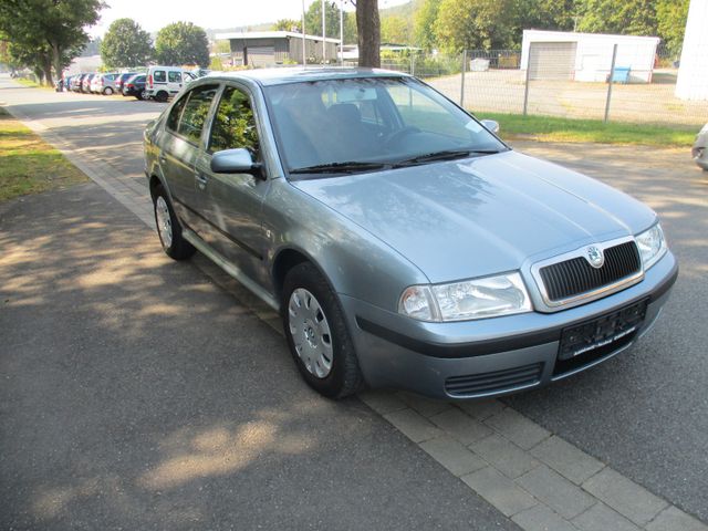 Skoda Octavia Lim. 1.6/TÜV NEU/AHK