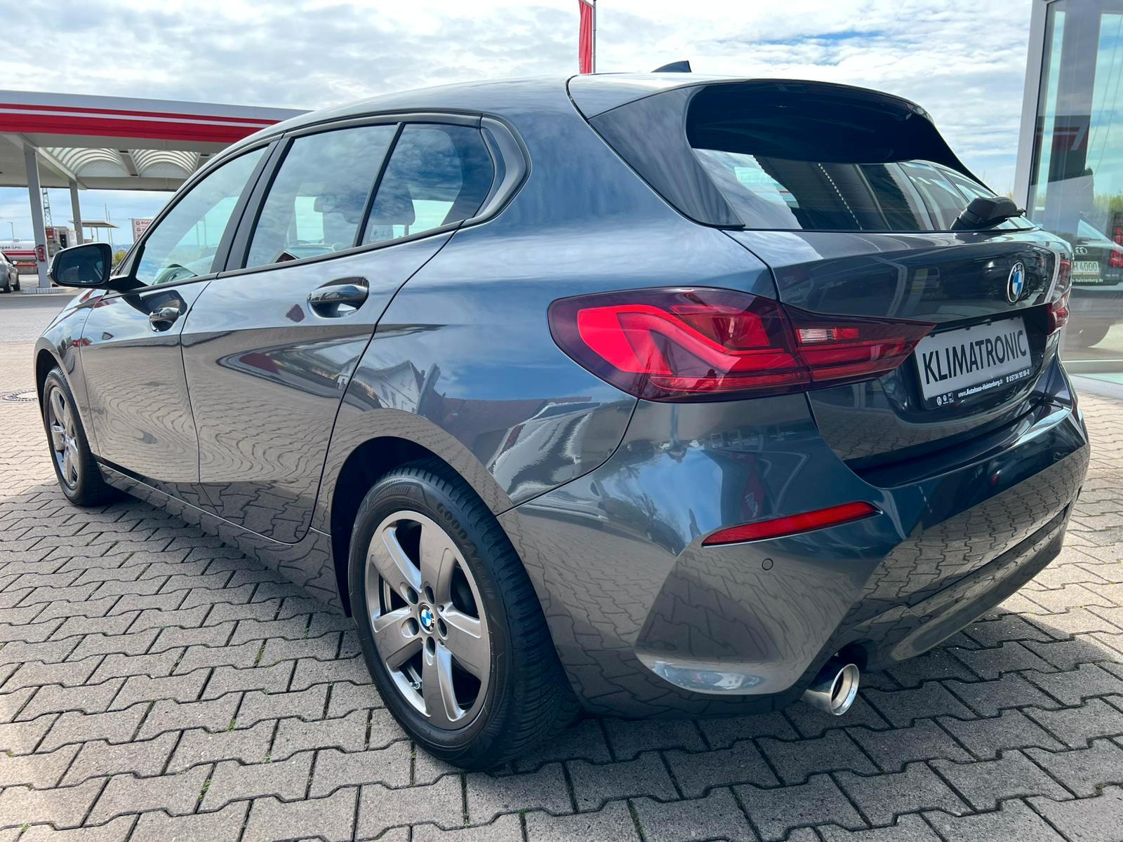 BMW 118i Advantage LED SHZ PDC 2-ZONEN PANORAMADACH