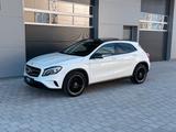 Mercedes-Benz GLA 200 | Automatik | XENON PANO KAMERA etc. - weiße Mercedes-Benz GLA 200
