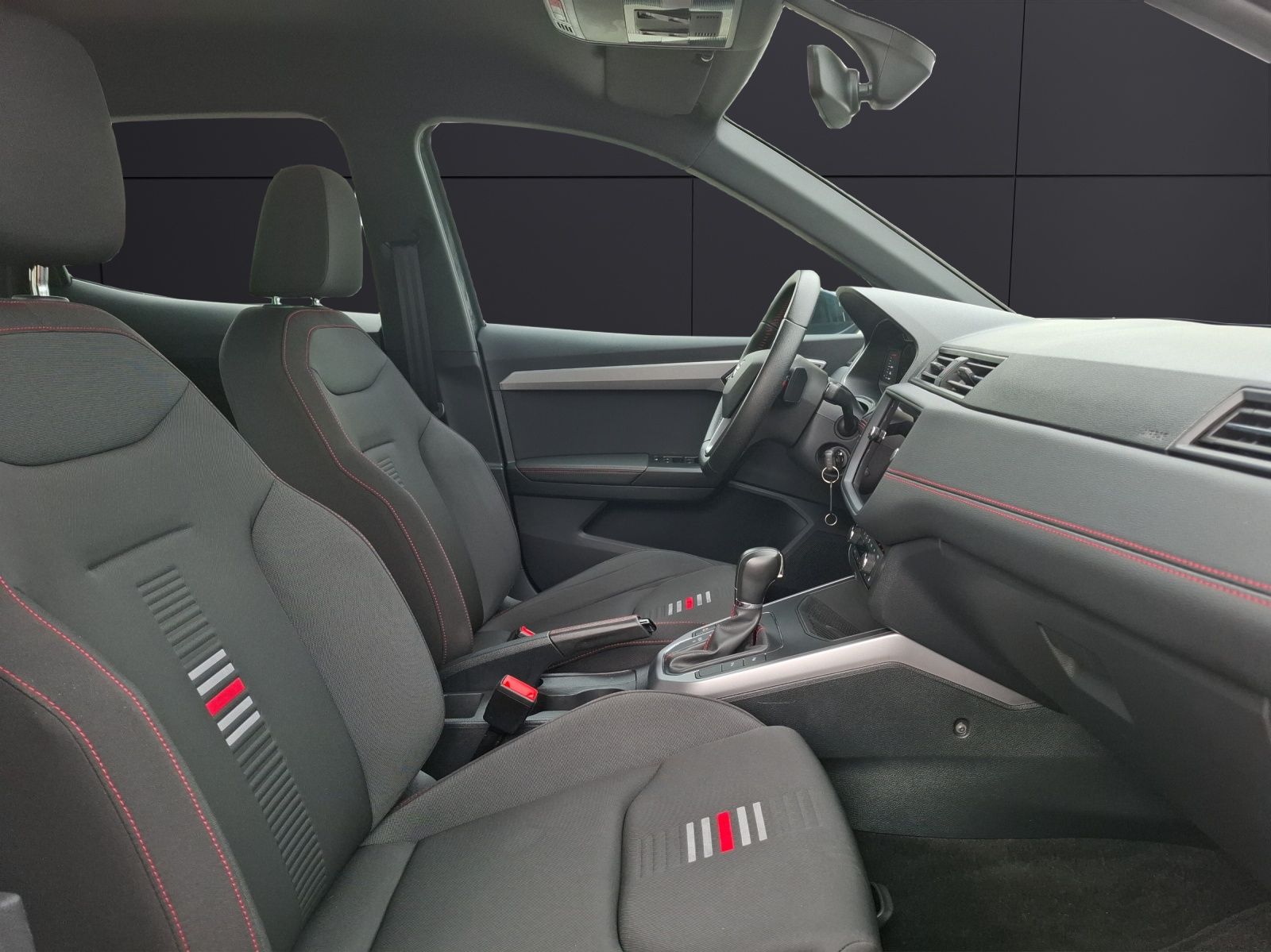 Fahrzeugabbildung SEAT Arona TSI FR-Line DSG LED Navi AID ACC RFK SH