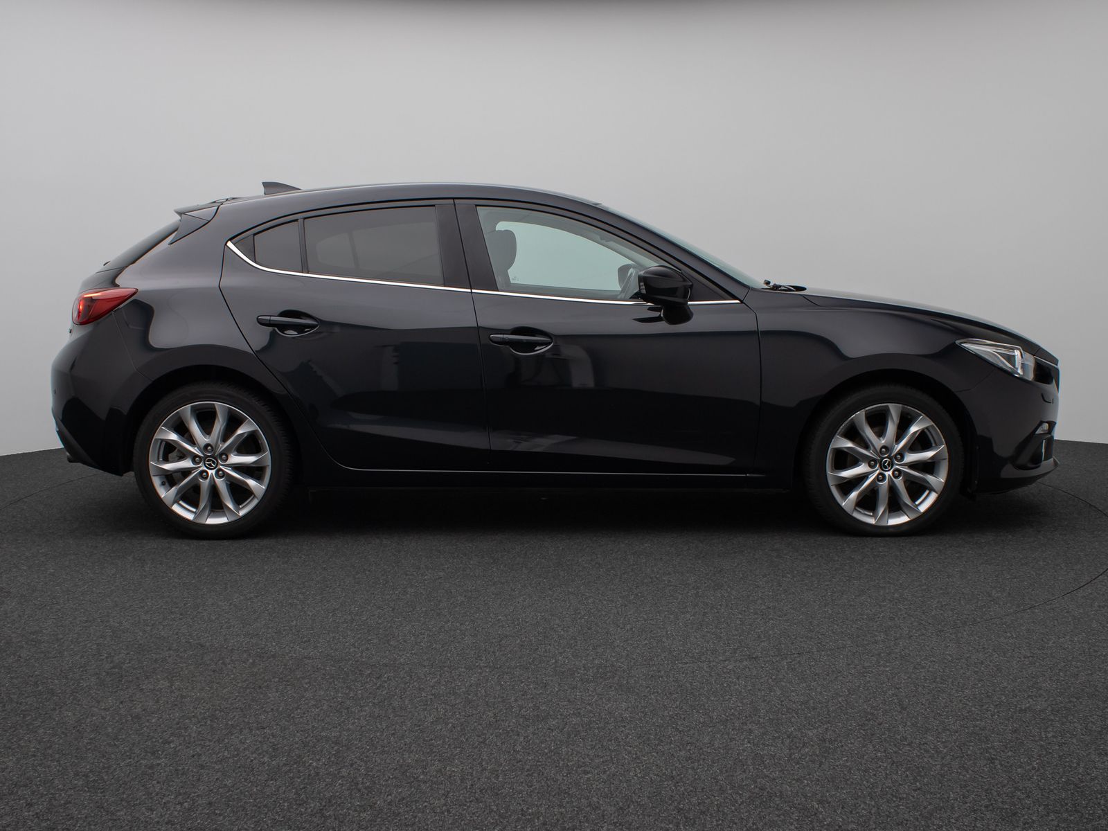 Fahrzeugabbildung Mazda 3 Lim. Sports-Line Kamera Sitzhzg DAB HUD BOSE